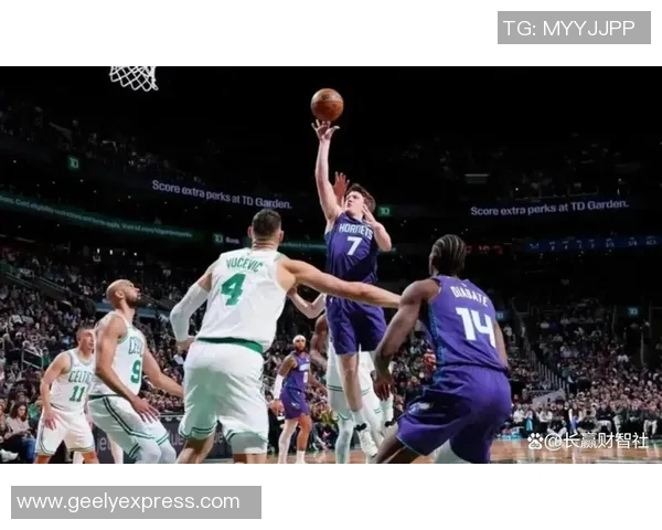 黄蜂与凯尔特人对决分析：战术布局与球员表现全面解读